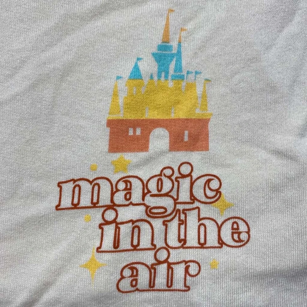 Disney Womens Magic in the Air Castle Graphic Skort Size XL Cream‎